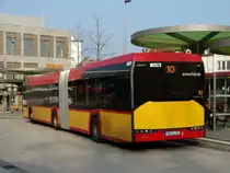 Nagelneuer HSB Solaris Urbino 18 Wagen 82 am 10.03.16 in Hanau von hinten