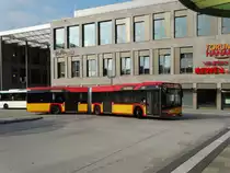 Nagelneuer HSB Solaris Urbino 18 Wagen 82 am 10.03.16 in Hanau auf der Linie 10 