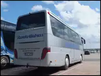 Setra 411 HD von Ramkvillabuss aus Schweden im Stadthafen Sassnitz am 13.05.2014