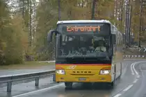 Am 15.10.2015 fährt dieser Setra S 415 UL (GR-168601) in Richtung St. Moritz.
