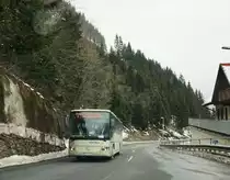 Mercedes-Benz Integro von POSTBUS, unterwegs auf der SVV-Line 550 als Schibus 4 (Dorfgastein Dorfstraße - Sportgastein Goldbergbahn), am 13.3.2016 nahe der Haltestelle Bad Gastein Hinterschneeberg.