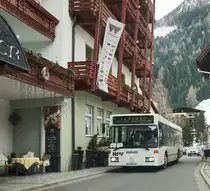 Mercedes-Benz O 405 N von HPV unterwegs als Schibus von Ankogelbahn Talstation nach Rabisch, Dösental Abzw. Aufgenommen am 13.3.2016 bei der Haltestelle Mallnitz Ort.
