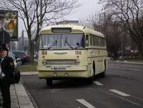 Ikarus am 06.04.2013 vor dem Dresdner Hauptbahnhof