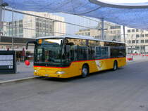 Postauto - Mercedes Citaro  AG  6024 vor dem Bahnhof in Aarau am 11.03.2016