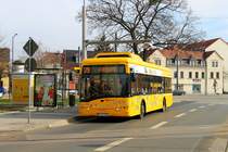 An der Endstadion in Mickten steht der Solaris Urbino 12 Electric (463 100) als Linie 79. 05.03.2016