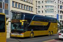 VV 2082, Setra S 431 DT von Voyages Vandivinit, gesehen nahe dem Bahnhof in Luxemburg.  17.03.2016