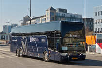 . DC 1017, VanHool TX von Demy Cars, gesehen am Busbahnhof in Luxemburg.  17.03.2016