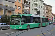 Mercedes Citaro 722 auf der Linie 34 fährt zur Haltestelle beim Kronenplatz in Binningen. Die Aufnahme stammt vom 05.02.2016.