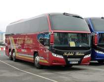 Neoplan Reisebus VIP Class am 18.03.16 am Fährhafen Rostock