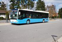 Mercedes-Benz O 530 III der VGG, unterwegs auf der Linie 667, als Kurs 119 (Grasellenbach Im Erzfeld – Fürth Bahnhof – Heppenheim Bahnhof), am 26.3.2016 beim Halt an der Haltestelle Fürth (Odenwald) Bahnhof.