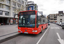 Mercedes-Benz O 530 II von DB Rhein-Neckar-Bus, unterwegs auf der Linie 710 als Kurs 617 (Mannheim, Hauptbahnhof (Stg. E) - Rohrhof - Brühl - Schwetzingen Bahnhof (Stg. A)), am 28.3.2016 bei der Haltestelle Mannheim Hauptbahnhof.
