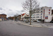 Blick auf die Bushaltestelle Heppenheim Bahnhof am 27.3.2016.