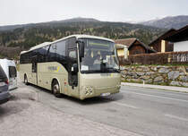 Temsa Safari von POSTBUS unterwegs als SEV-Kurs 14244 (Lienz Bahnhof - Greifenburg-Weißensee Bahnhof), am 6.4.2016 bei der Haltestelle Berg im Drautal Bahnhof.