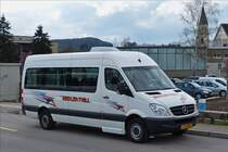 . JJ 3402, Mercedes Benz Kleinbus von Voyages Siedler-Thill, aufgenommen am Bahnhof in Ettelbr�ck.  06.04.2016