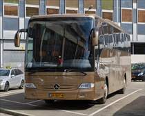 . Mercedes Benz Tourismo, aus den Niederlanden, gesehen am 06.04.2016 in der Stadt Luxemburg.