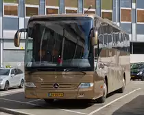 . Mercedes Benz Tourismo, aus den Niederlanden, gesehen am 06.04.2016 in der Stadt Luxemburg.