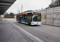 Mercedes-Benz O 530 II (Nr. 136) der SÜC unterwegs als Linie 3 (Dörfles - Sändleinweg), am 20.3.2016 bei der Haltestelle Coburg Bahnhof/ZOB.