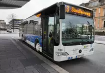 Mercedes-Benz O 530 II (Nr. 136) der SÜC unterwegs als Linie 3 (Dörfles - Sändleinweg), am 20.3.2016 beim Halt an der Haltestelle Coburg Bahnhof/ZOB.