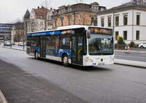 Mercedes-Benz O 530 II (Nr. 135) der SÜC unterwegs als Linie 1 (Bertelsdorf Wendeplatz - Niederfüllbach), am 21.3.2016 bei der Haltestelle Coburg Bahnhof/ZOB.
