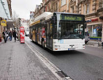 MAN-Bus (Nr. 117) der SÜC, unterwegs als Linie 5 (Pilgramsroth/Wendeplatz - Coburg Bahnhof/ZOB), am 21.3.2016 nahe der Haltestelle Mohrenstraße.
