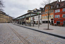 Blick auf die Haltestelle Theaterplatz am 20.3.2016. Sie ist der Hauptumsteigepunkt der Stadtbuslinien in Coburg.