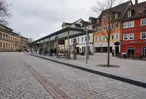 Blick auf die Haltestelle Theaterplatz am 20.3.2016. Sie ist der Hauptumsteigepunkt der Stadtbuslinien in Coburg.
