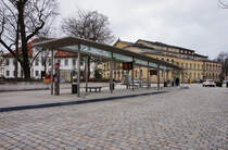 Blick auf die Haltestelle Theaterplatz am 20.3.2016. Sie ist der Hauptumsteigepunkt der Stadtbuslinien in Coburg.