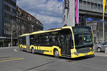 Mercedes Citaro 168, auf der Linie 1, fährt zur Haltestelle beim Bahnhof Thun. Die Aufnahme stammt vom 30.03.2016.