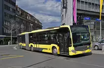 Mercedes Citaro 168, auf der Linie 1, fährt zur Haltestelle beim Bahnhof Thun. Die Aufnahme stammt vom 30.03.2016.