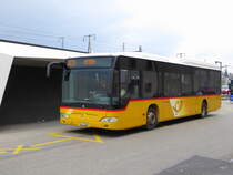 Postauto - Mercedes Citaro  VD  570810 unterwegs auf der Linie 820 in Nyon am 09.04.2016