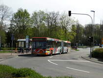 VilBus Mercedes Benz O405 GN am 12.04.16 in Bad Vilbel aus Schulbus Verstärker. Dieser Bus wird von den Stadtwerken Bad Vilbel über ViaBus geleast. Er fuhr früher in Hanau bei der HSB. Ein paar Schüler eines Gymnasium Bad Vilbel haben ihn dann so verschönert. 