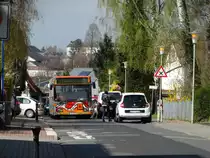 VilBus Mercedes Benz O405 GN am 12.04.16 in Bad Vilbel aus Schulbus Verstärker.