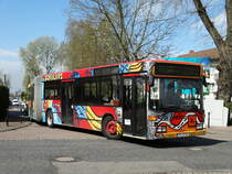 VilBus Mercedes Benz O405 GN am 12.04.16 in Bad Vilbel aus Schulbus Verstärker. Dieser Bus wird von den Stadtwerken Bad Vilbel über ViaBus geleast. Er fuhr früher in Hanau bei der HSB. Ein paar Schüler eines Gymnasium Bad Vilbel haben ihn dann so verschönert.