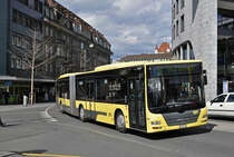 MAN Lions City 143, auf der Linie 21, fährt zur Haltestelle beim Bahnhof Thun. Die Aufnahme stammt vom 30.03.2016.