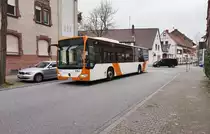 Mercedes-Benz O 530 II (Nr. 6253) der rnv, unterwegs als Linie 55 (Käfertal Bahnhof - Waldhof Bahnhof), am 19.3.2016 bei der Haltestelle Käfertal Rathaus.