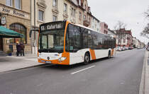 Mercedes-Benz O 530 III (Nr. 6259) der rnv, unterwegs als Linie 55 (Waldhof Haus Waldhof - Käfertal Bahnhof), am 19.3.2016 beim Halt an der Haltestelle Käfertal Käfertalschule.