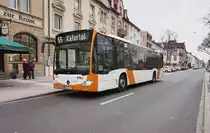 Mercedes-Benz O 530 III (Nr. 6259) der rnv, unterwegs als Linie 55 (Waldhof Haus Waldhof - Käfertal Bahnhof), am 19.3.2016 beim Halt an der Haltestelle Käfertal Käfertalschule.