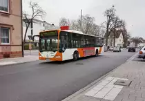 Mercedes-Benz O 530 I (Nr. 6243) der rnv, unterwegs als Linie 55 (Käfertal Bahnhof - Waldhof Bahnhof), am 19.3.2016 nahe der Haltestelle Käfertal Käfertalschule.