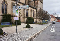Blick auf die Bushaltestelle Weismain Kirchplatz am 22.3.2016