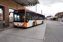 Mercedes-Benz O 530 II (Nr. 6232) der rnv, unterwegs als Linie 53 (Käfertal Bahnhof - Luzenberg - Mannheim Kurpfalzbrück), am 28.3.2016 bei der Haltestelle Käfertal Bahnhof.