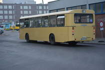  25 Jahre Linie 100  und deswegen sind einige Historische Busse unterwegs zwischen Berlin Zoologischer Garten und Berlin Alexanderplatz. Hier zu sehen ist ein Büssing E2H 71 (B-BZ 1957H). Aufgenommen am Bahnhof Berlin Zoologischer Garten / Hertzallee / 31.10.2015.
