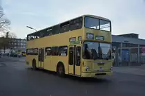  25 Jahre Linie 100  und deswegen sind einige Historische Busse unterwegs zwischen Berlin Zoologischer Garten und Berlin Alexanderplatz. Hier zu sehen ist ein MAN SD 80 (B-Z 1749H). Aufgenommen am Bahnhof Berlin Zoologischer Garten / Hertzallee / 31.10.2015.
