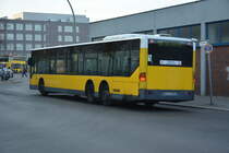 Am 31.10.2015 fährt B-V 1709 auf der Linie 249. Aufgenommen wurde ein Mercedes Benz Citaro L / Berlin Zoologischer Garten, Hertzallee.
