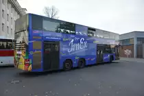 Am 31.10.2015 fährt B-V 3542 auf der Linie 200. Aufgenommen wurde ein MAN Lion's City DD / Berlin Zoologischer Garten, Hertzallee.
