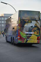 Am 31.10.2015 fährt B-V 3542 auf der Linie 200. Aufgenommen wurde ein MAN Lion's City DD / Berlin Zoologischer Garten, Hertzallee.
