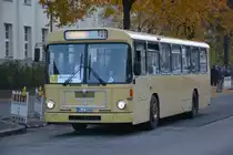  25 Jahre Linie 100  und deswegen sind einige Historische Busse unterwegs zwischen Berlin Zoologischer Garten und Berlin Alexanderplatz. Hier zu sehen ist ein MAN E2H 85 (SL 200) (B-I 1666). Aufgenommen am Bahnhof Berlin Zoologischer Garten / Hertzallee / 31.10.2015.
