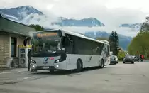 VDL Citea der OGV unterwegs auf der Kfl. 5052 (Mauthen - Oberdrauburg Bahnhof), am 28.4.2016 an der Haltestelle Oberdrauburg Bahnhof. Wenige Minuten später fährt der Bus dann wieder zurück nach Mauthen.