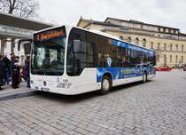 Mercedes-Benz O 530 II (Nr. 135) der SÜC, unterwegs als Linie 1 (Niederfüllbach - Bertelsdorf Wendeplatz), am 21.3.2016 bei der Haltestelle Theaterplatz.