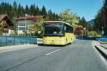 Mercedes-Benz Integro von POSTBUS unterwegs als SEV-Kurs 14233 (Greifenburg-Weißensee Bahnhof - Lienz Bahnhof), am 29.4.2016 nahe der Haltestelle Berg im Drautal Bahnhof.
Dieser SEV-Kurs wird insgesamt mit drei Bussen abgewickelt.