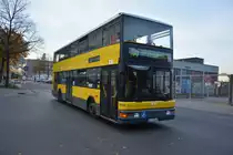  25 Jahre Linie 100  und deswegen sind einige Historische Busse unterwegs zwischen Berlin Zoologischer Garten und Berlin Alexanderplatz. Hier zu sehen ist ein MAN DN 95 (ND 202) (B-W 3045). Aufgenommen am Bahnhof Berlin Zoologischer Garten / Hertzallee / 31.10.2015.
